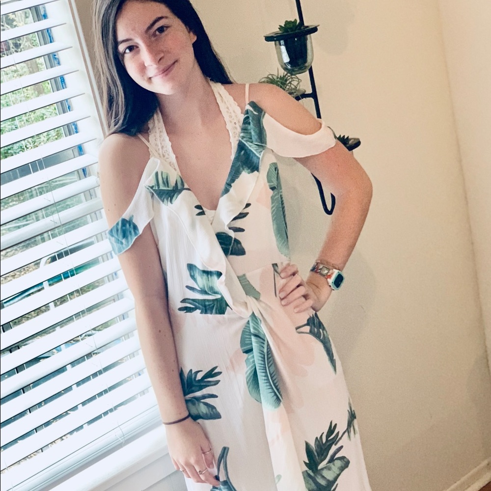 BEAUTIFUL Breezy Floral Wrap Around Dress